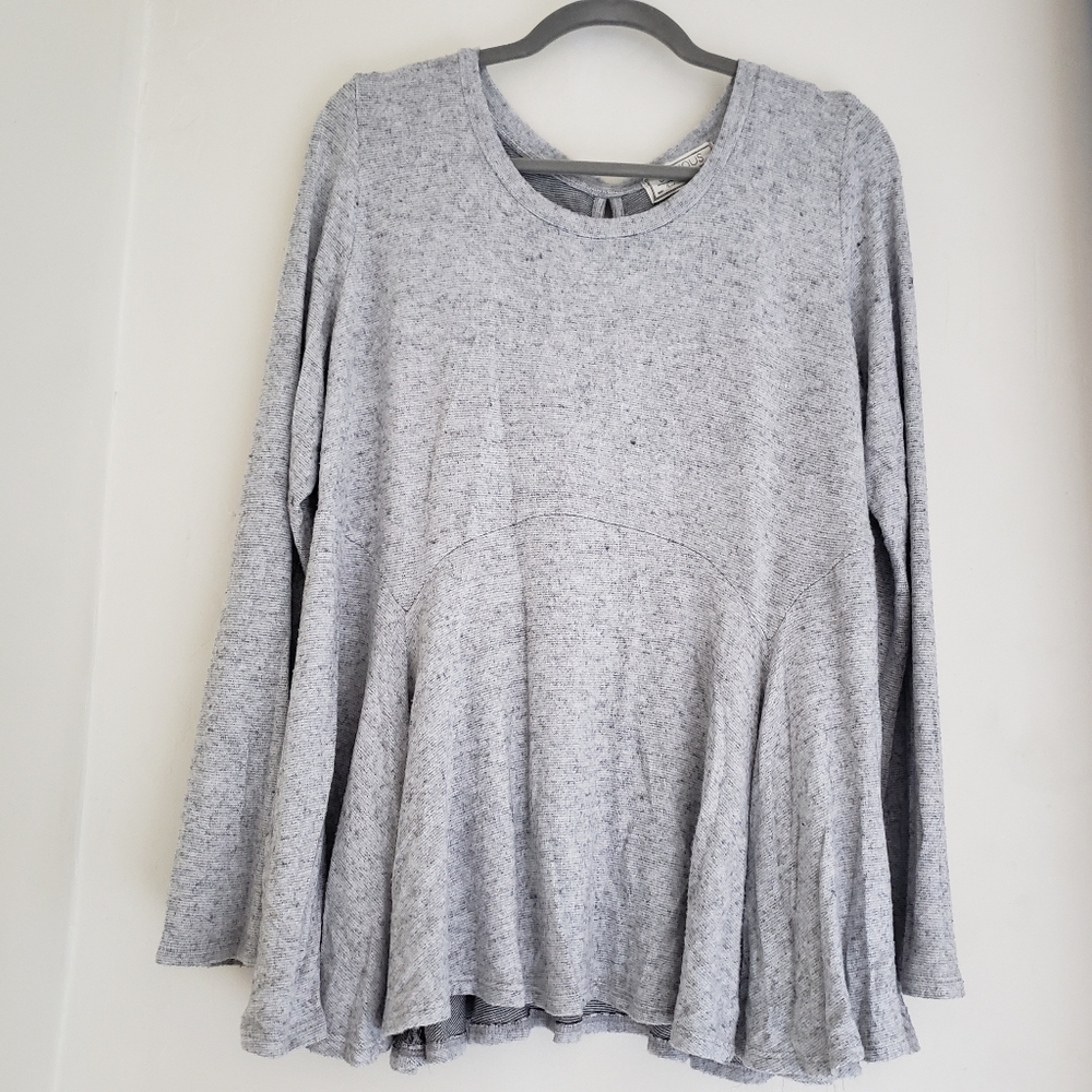 Sinuous Medium gray soft sweater